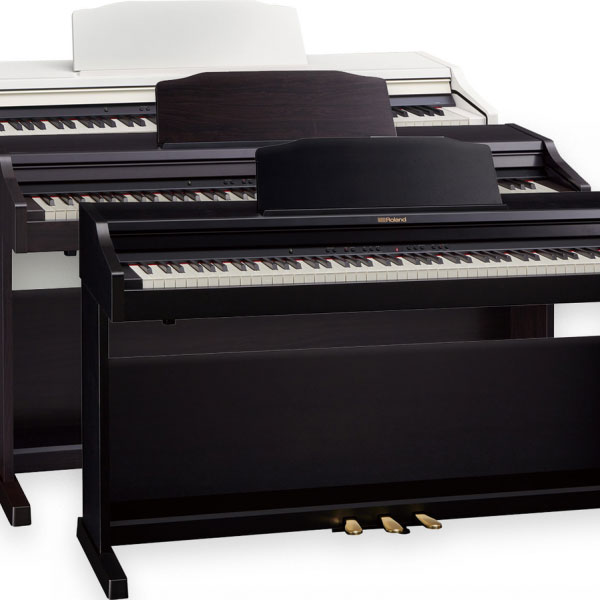 Chọn mua đàn piano điện Roland hay đàn piano điện Yamaha
