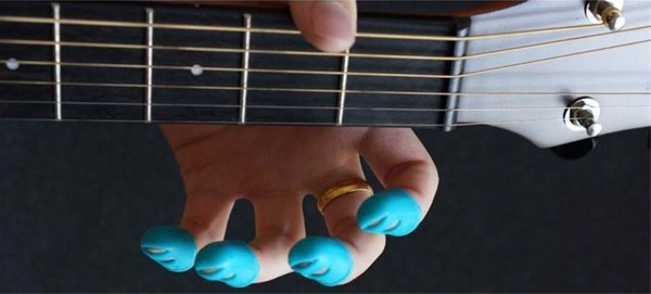 Trang-bi-nhung-vat-dung-can-thiet-truoc-khi-choi-dan-guitar-acoustic-3