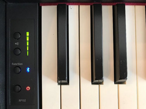 Tinh-nang-bluetooth-tren-dan-roland-rp102