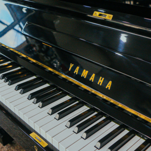 Dan-piano-co-upright-yamaha-u1e-5