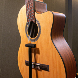 Guitar-classic-cordoba-c1mce-4