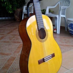 Đàn-guitar-yamaha-classic-nylon-cg142s (5)