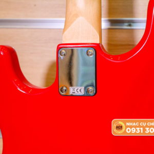 Mass-market-stratocaster-ht (1)