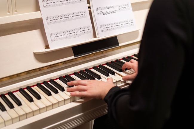 Học đàn Piano Cho Người Mới Bắt đầu