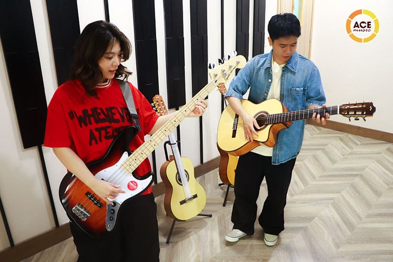 Hoc-vien-dan-guitar-acemusic-41