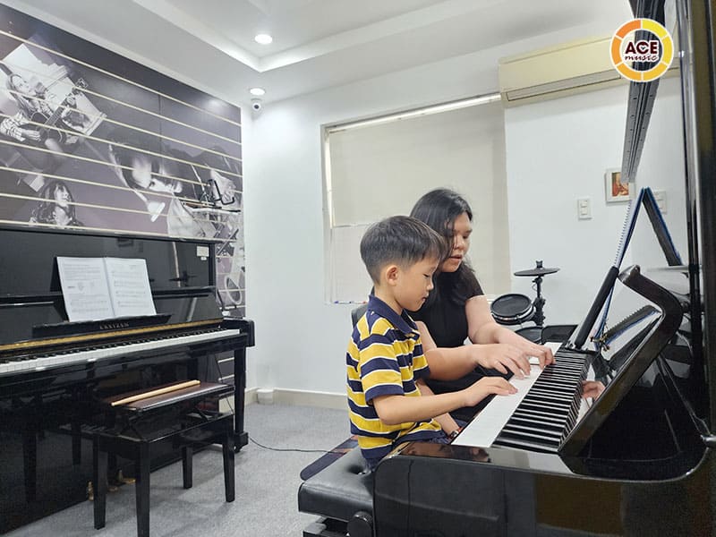 Hoc-vien-dan-piano-acemusic-11