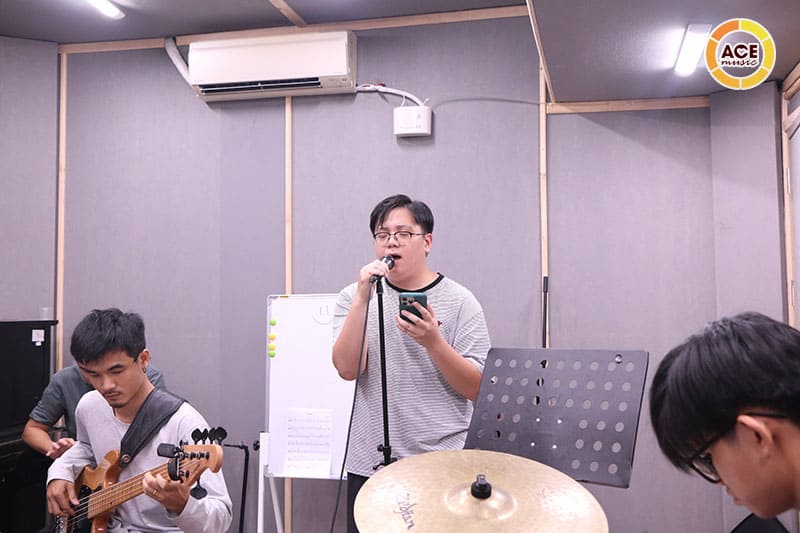 Hoc-vien-thanh-nhac-acemusic-21