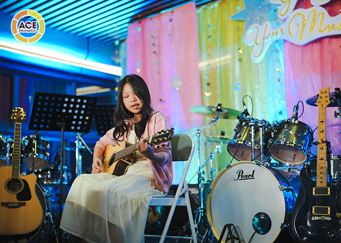 Hoc-dan-guitar-bieu-dien-2
