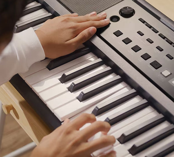 Dan-organ-yamaha-psr-e383-6