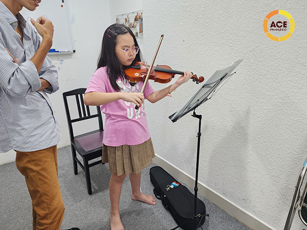 Hoc-violin-cho-tre-em-bi-quyet-giup-be-yeu-nhac-cu-nay-15