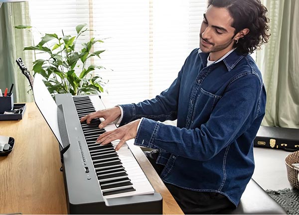 Am-thanh-piano-dien-yamaha-khac-gi-cac-hang-khac