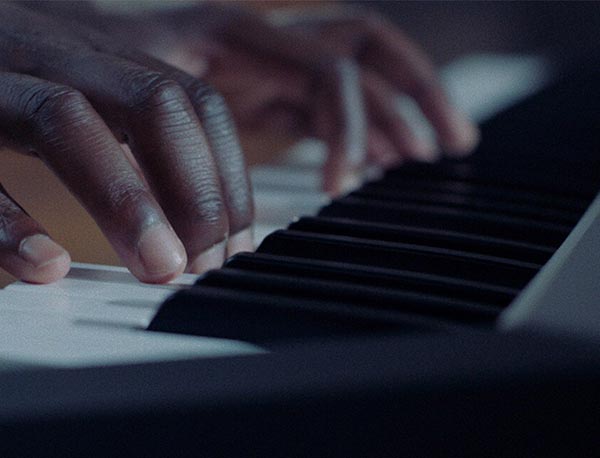 Dan-organ-keyboard-yamaha-psr-e583-hoc-tap