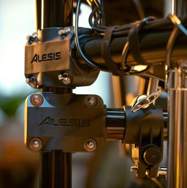 Khung-module-trong-dien-tu-alesis-nitro-ultimate