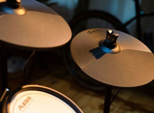 Trong-dien-tu-alesis-nitro-ultimate-la-cymbal