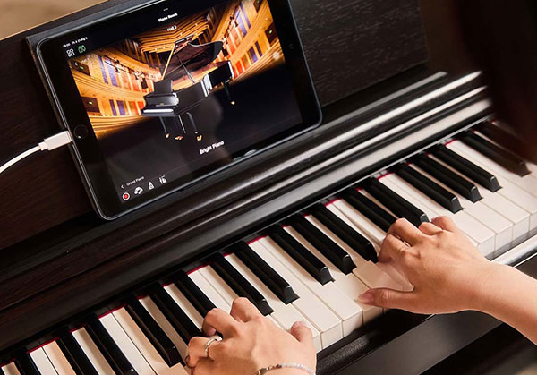 Ket-noi-thiet-bi-tren-dan-piano-yamaha-ydp-105
